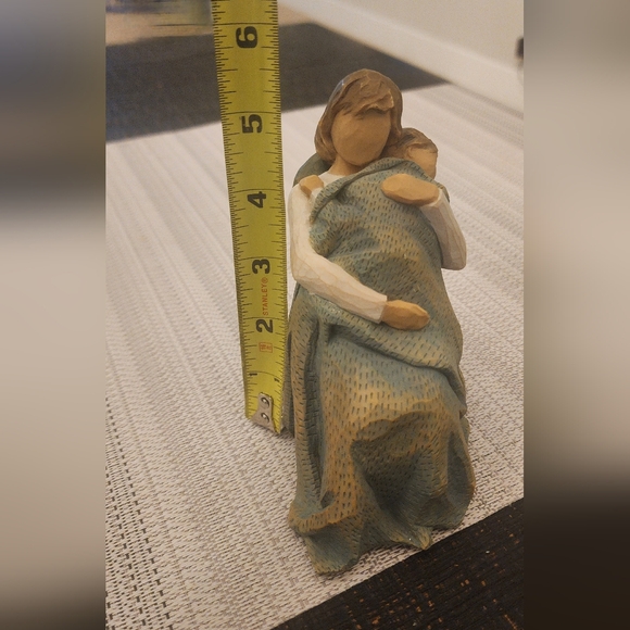 Willow Tree The Quilt Figurine in Blue & Brown - Picture 6 of 8